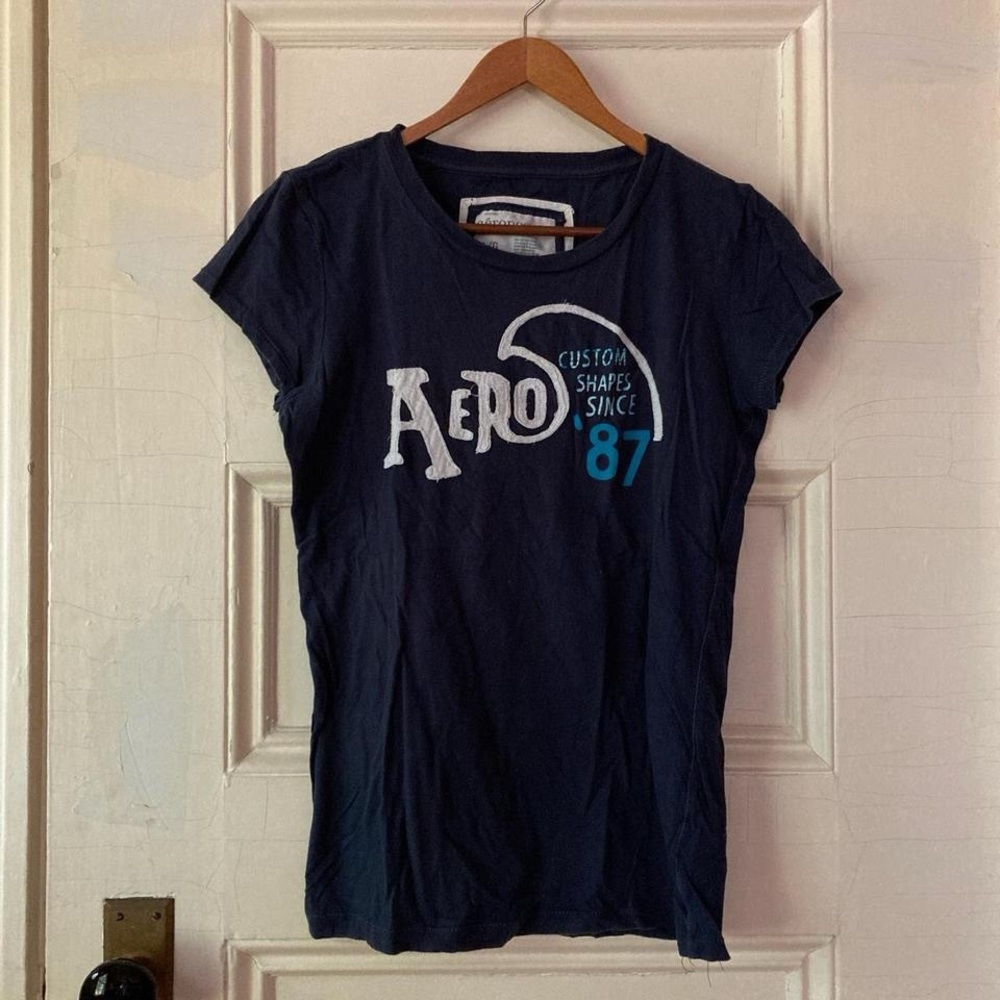 Aeropostale appliqué surf navy blue tshirt scoop neck y2k